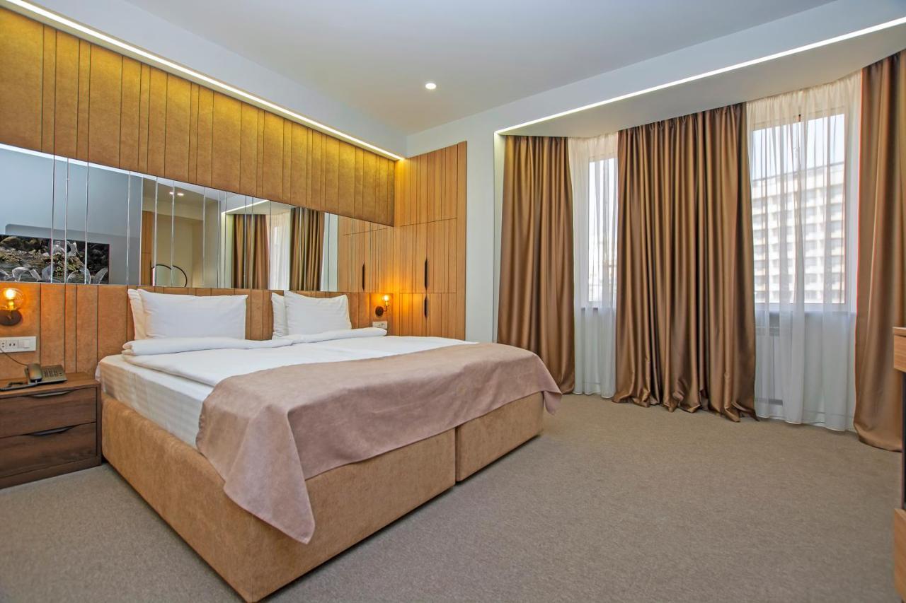 Cartez Hotel Jerevan Exteriör bild