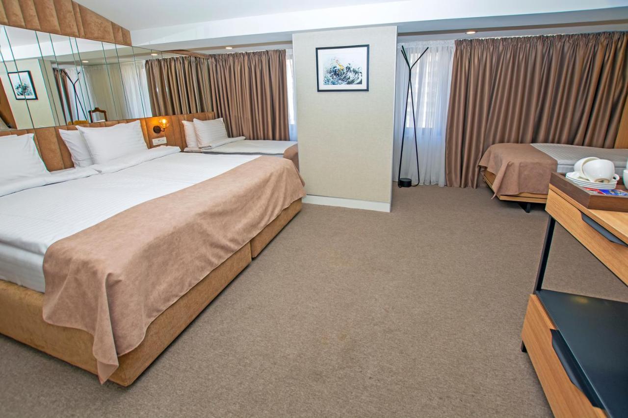 Cartez Hotel Jerevan Exteriör bild