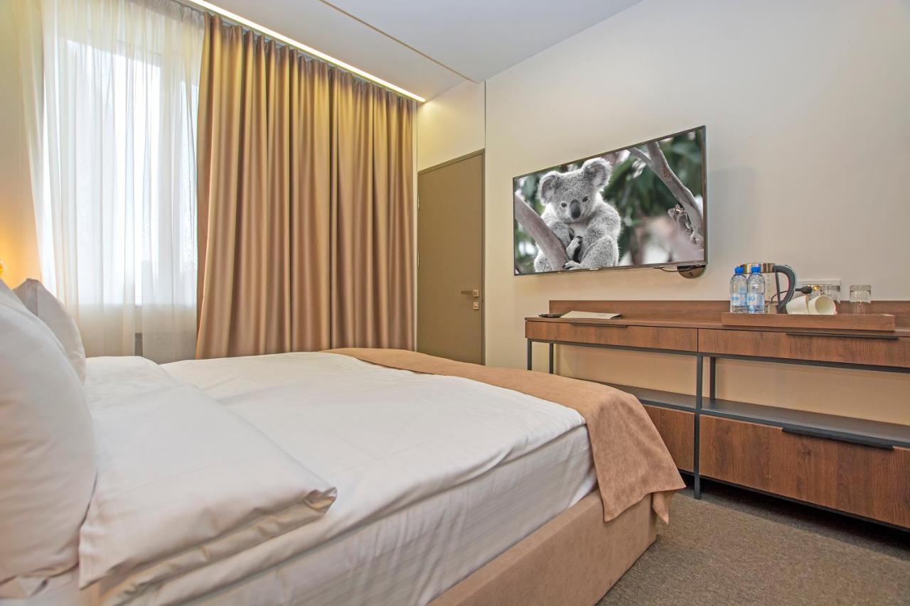 Cartez Hotel Jerevan Exteriör bild