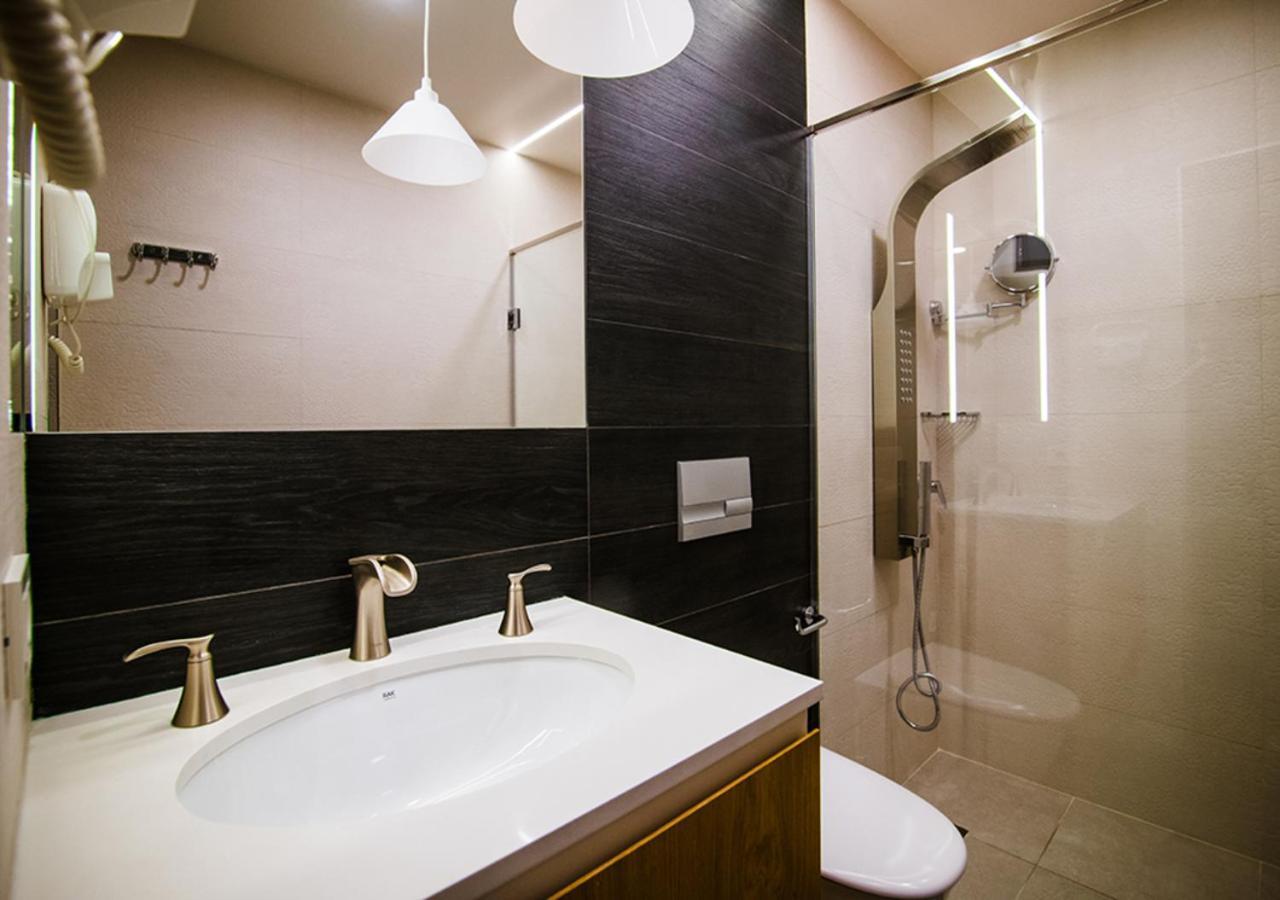 Cartez Hotel Jerevan Exteriör bild