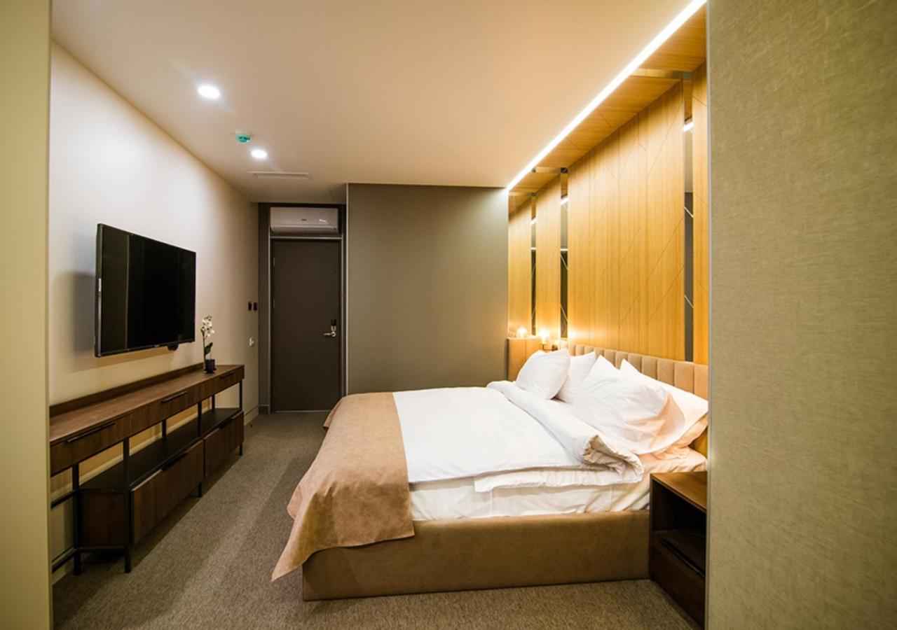 Cartez Hotel Jerevan Exteriör bild